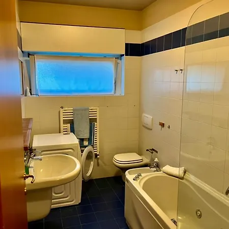 Bilocale Nuovo In Centro 4 Posti Letto